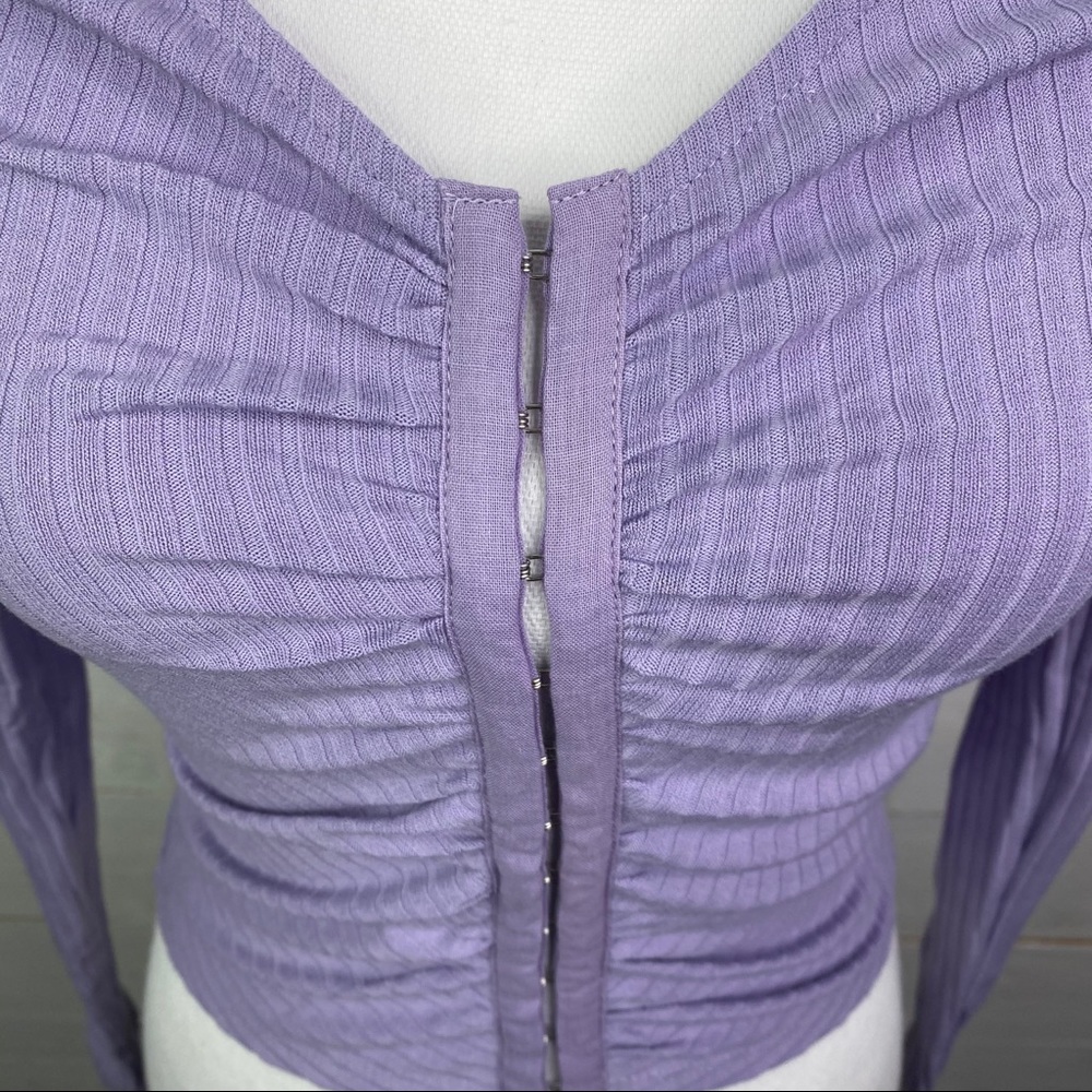 FOREVER 21 Lavender Purple Long Sleeve Knit Hook Eye Front Crop Top Size Small - Picture 4 of 14
